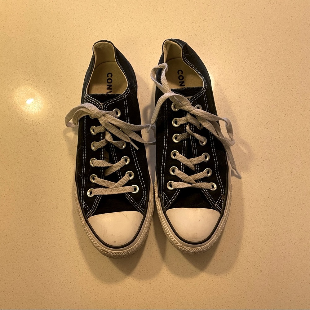 Converse - Women’s Sz 8.5
